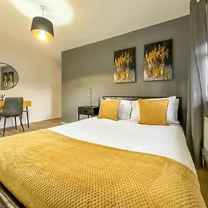 Newly Refurbished 3 Bed House Near O2 Arena London