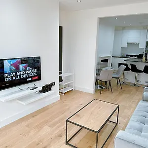 Massive Flat Near Greenwich Park Apartment