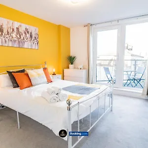 Spacious 2 Bedroom By Ls2g Short Lets & Serviced Greater With Free Wifi London